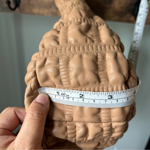 JASON WU Fay Bubbled Small Baguette Top Handle Handbag in Vegan Leather - Picture 3 of 9